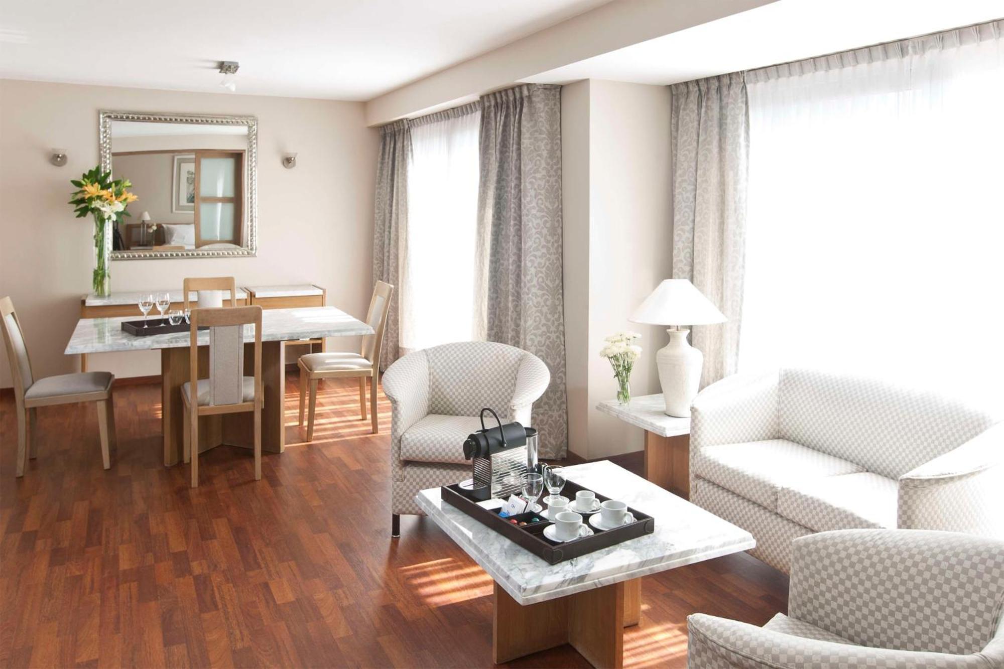 Nh Cordoba Urbano Hotel Bagian luar foto